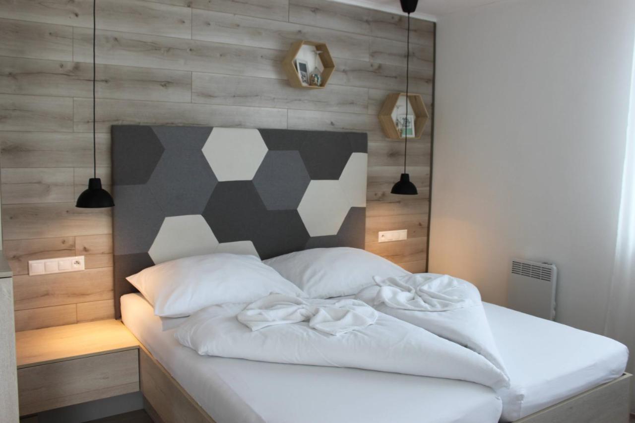 Apartman Kyjev Podhajska Ngoại thất bức ảnh